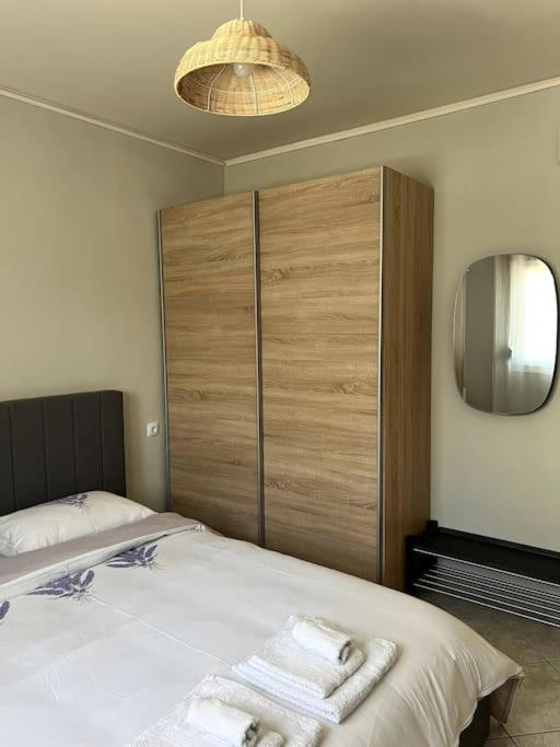 Letty'S Cozy Flat Apartment Peraia  Luaran gambar